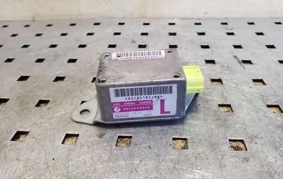 Subaru Forester SG Airbag deployment crash/impact sensor 2523001821