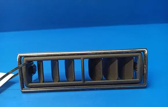 Rear air vent grill
