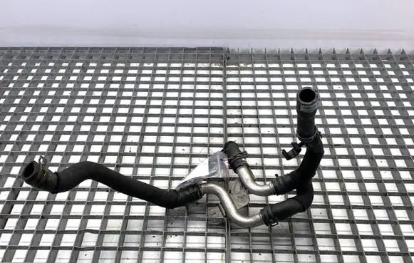 Audi A8 S8 D4 4H Engine coolant pipe/hose S0100337