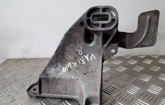 Audi A6 S6 C4 4A Engine mounting bracket 4A0199312