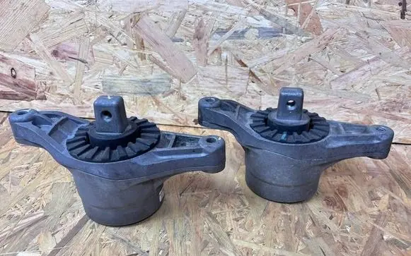 Maserati Levante Engine mounting bracket 670003629