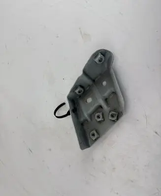 Volkswagen Touareg II Fender mounting bracket 7P6821151A