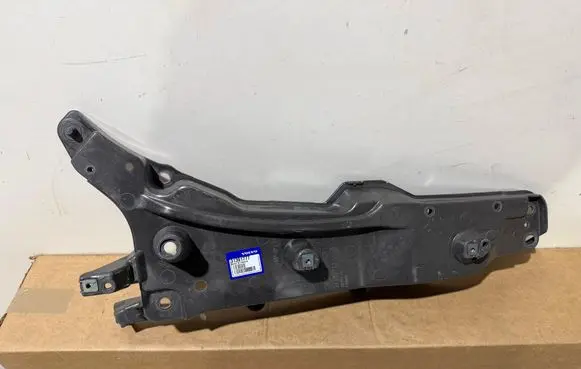 Volvo XC90 Fender mounting bracket 31391777
