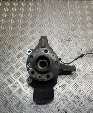 Renault Latitude (L70) Front wheel hub