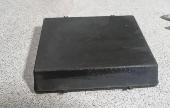 BMW 5 E34 Fuse box cover 1374029