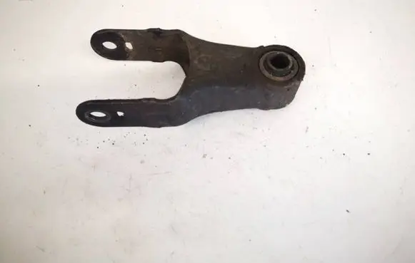 Citroen Berlingo Engine mounting bracket