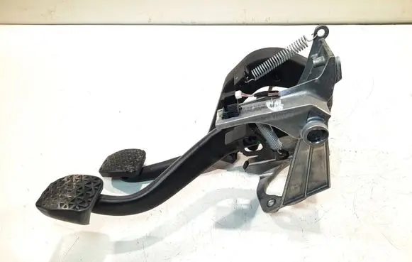 BMW 3 E90 E91 Pedal assembly 6761310