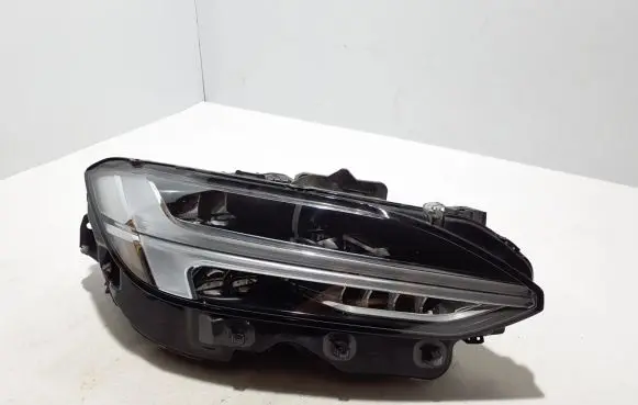Volvo S90, V90 Headlight/headlamp 31468907