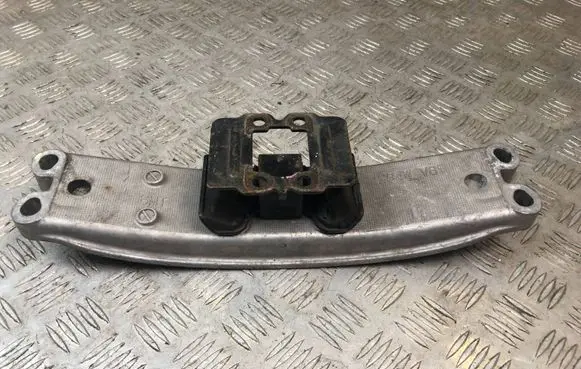 Lexus IS III XE30 Gearbox mounting bracket