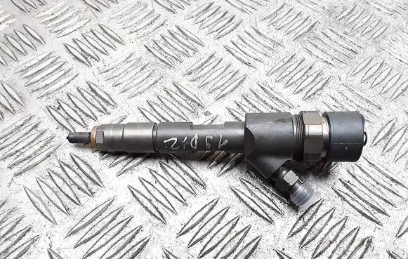 Suzuki Grand Vitara II Fuel injector