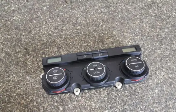 Volkswagen PASSAT B6 Climate control unit