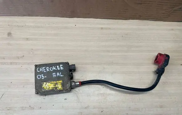 Jeep Grand Cherokee (WK) Headlight ballast module Xenon 