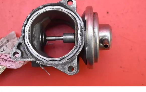 Skoda Octavia Mk2 (1Z) EGR valve 038131501AF