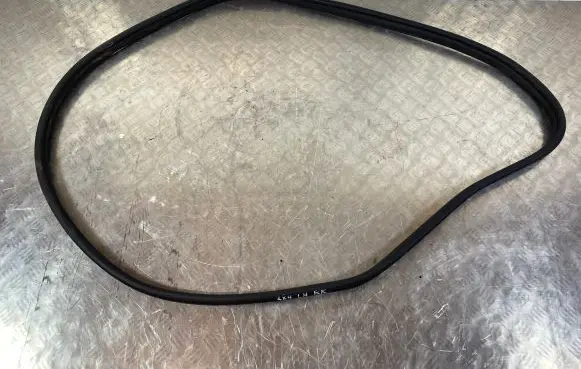 Rear door rubber seal (on body)