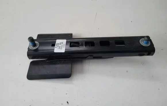 Ford C-MAX II Seat belt height adjuster AM51611C46