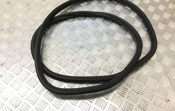BMW 6 F12 F13 Trunk rubber seal (body) 7228188
