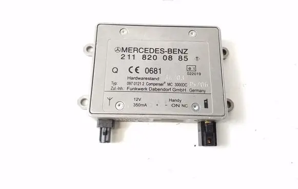 Mercedes-Benz CLS C219 Aerial antenna amplifier A2118200885