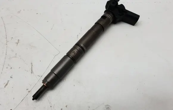 Audi A3 S3 8P Fuel injector 03L130277 09040100553 0445116030