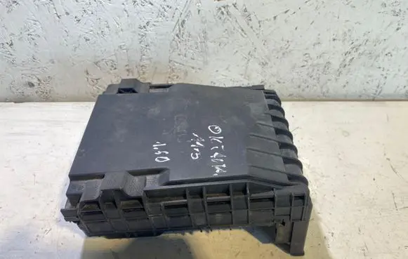 Skoda Octavia Mk2 (1Z) Fuse module 1K0937125