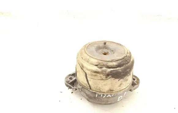 Mercedes-Benz E W212 Engine mount bracket 2122403317 2122402417