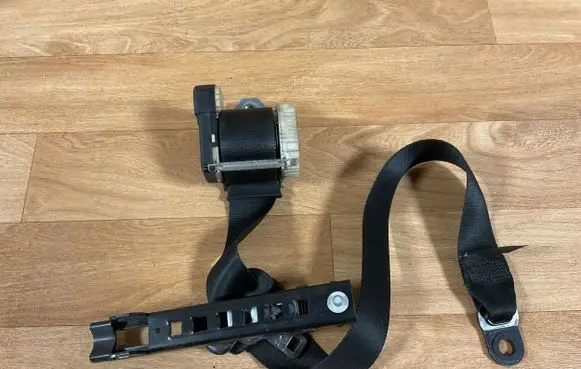 Ford Focus Front seatbelt 4M51A61294AL 34029818