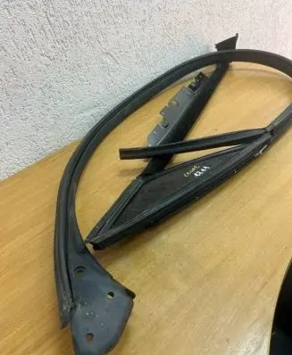 Mercedes-Benz E C207 W207 Rear side window A2076700339 1211