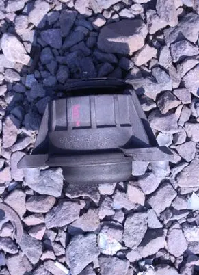 Mercedes-Benz C W204 Engine mount bracket A2042400917
