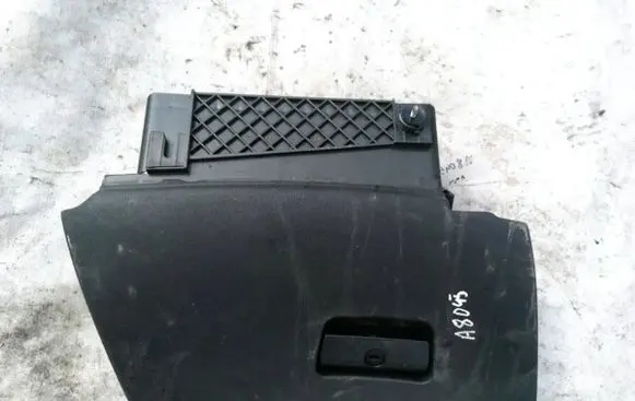 BMW 5 E39 Glove box