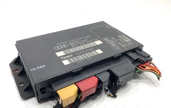 Audi A4 S4 B7 8E 8H Central body control module 8E0959433CK
