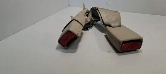 Lancia Thema Rear seatbelt buckle 1HZ141L1AD