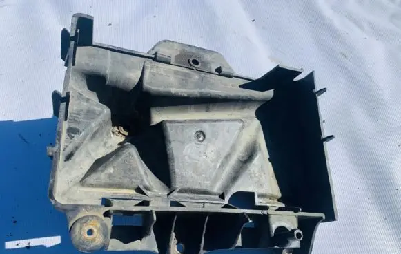 Volkswagen Fox Battery box tray 6q0915331d