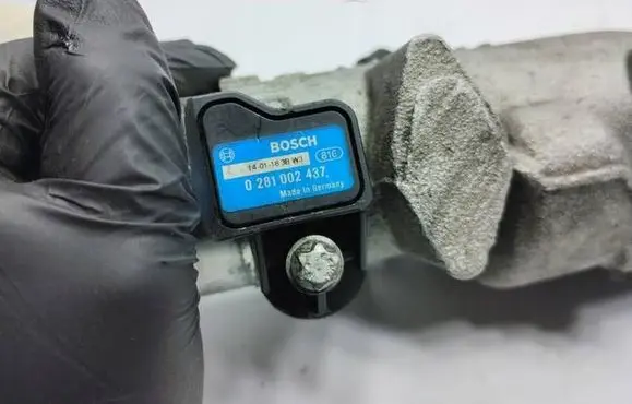 Alfa Romeo 156 Air pressure sensor 0281002437
