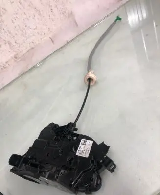Seat Arona Front door lock 10b837016b