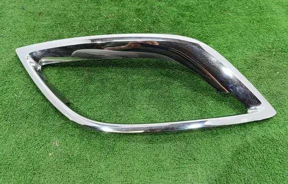 Renault Espace V (RFC) Front bumper lower grill 622574235R