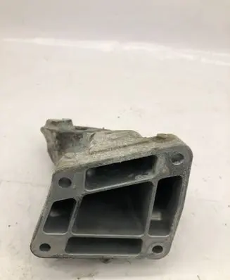 Mercedes-Benz E W213 Engine mounting bracket A6422234304