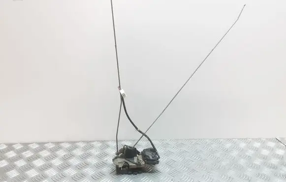 Mazda 323 F Rear door lock