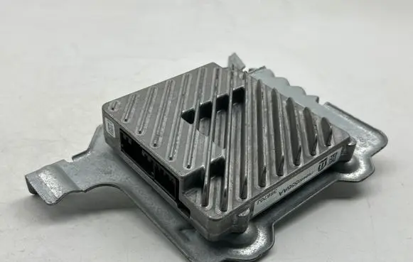 Chrysler Pacifica Sound amplifier P68440556AA 36670J