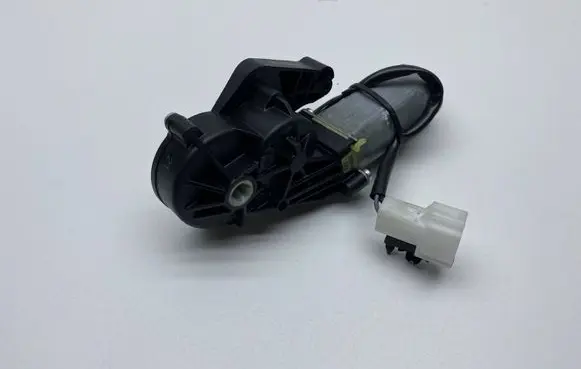 Mercedes-Benz C W204 Seat adjustment motor 0390203209 82059111 4