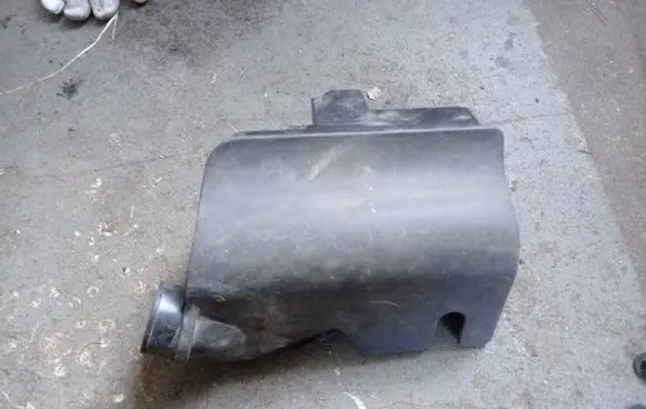 Chevrolet Volt II Air intake duct part 23126591