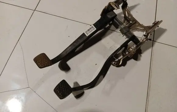 Opel Meriva A Brake pedal 
