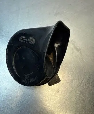 Volkswagen Golf V Horn signal E1000209