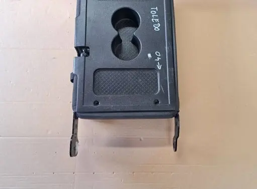 Seat Toledo III (5P) Rear seat armrest 