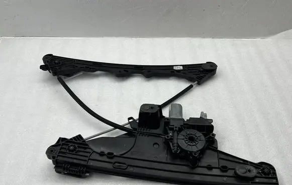Opel Mokka B Front door window regulator with motor 9828130680