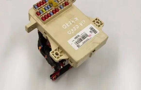 KIA Ceed Fuse module 919502H500 91950-1H510