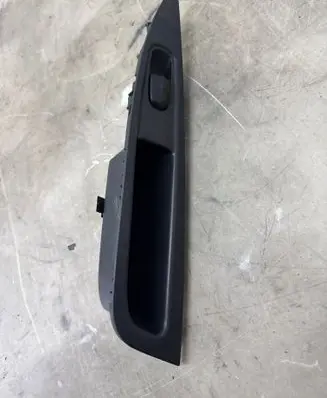 Nissan Qashqai Electric window control switch 829604EA0AX