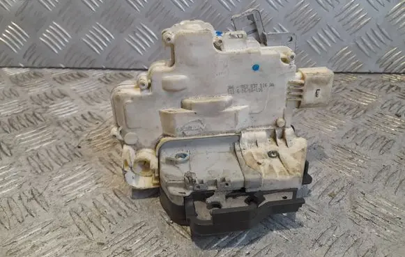 Audi A4 S4 B7 8E 8H Front door lock 8E2837016AA