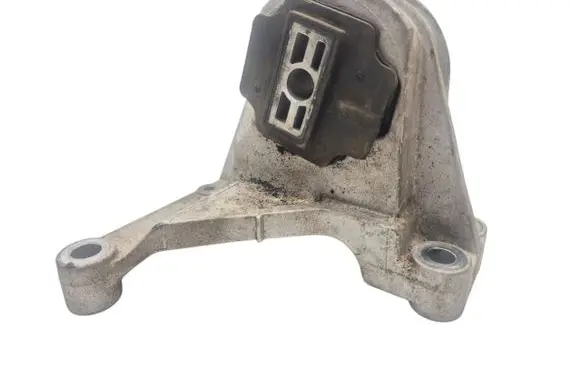 Engine mount bracket