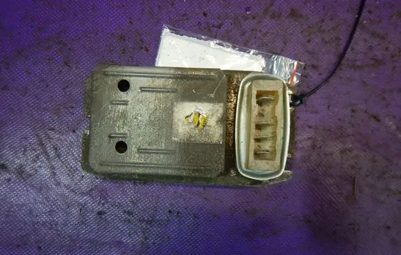 Skoda Favorit (781) Combustion control unit/module 