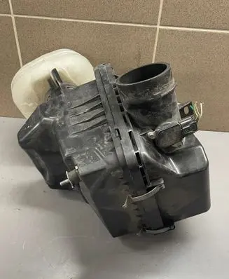 Subaru Legacy Air filter box A52AJ01 22680AA380