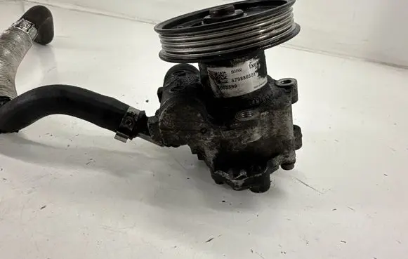 BMW X1 E84 Power steering pump 6798865 32416798865